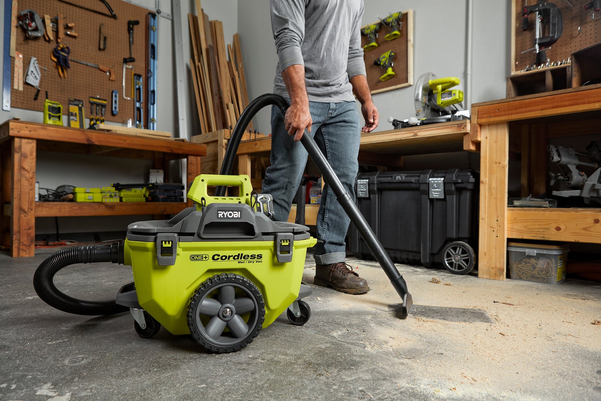 18V ONE+ 6 Gal. Wet/Dry Vacuum Image 8