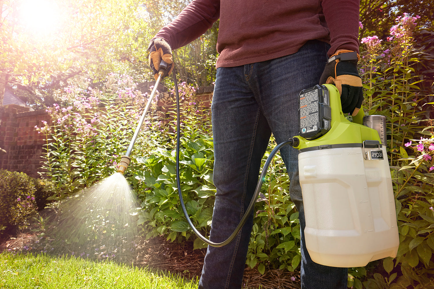 18V ONE+ 2 Gal. Chemical Sprayer and Holster Kit Image 2