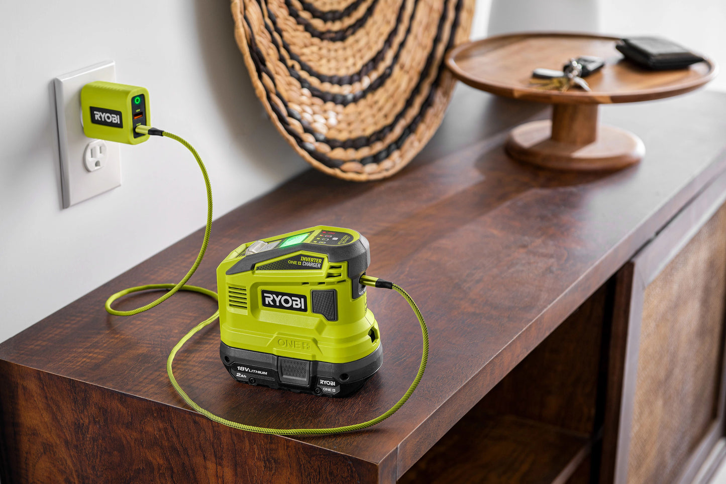 18V ONE+ 150-WATT BATTERY POWER SOURCE AND CHARGER Image 8