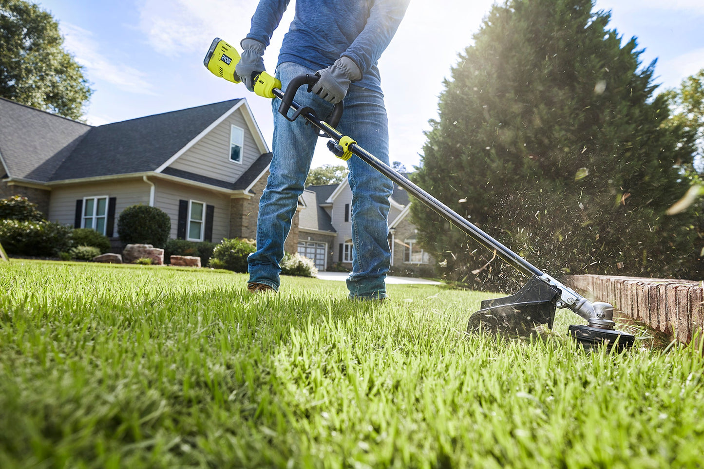 18V ONE+ Brushless Attachment Capable String Trimmer Kit Image 10