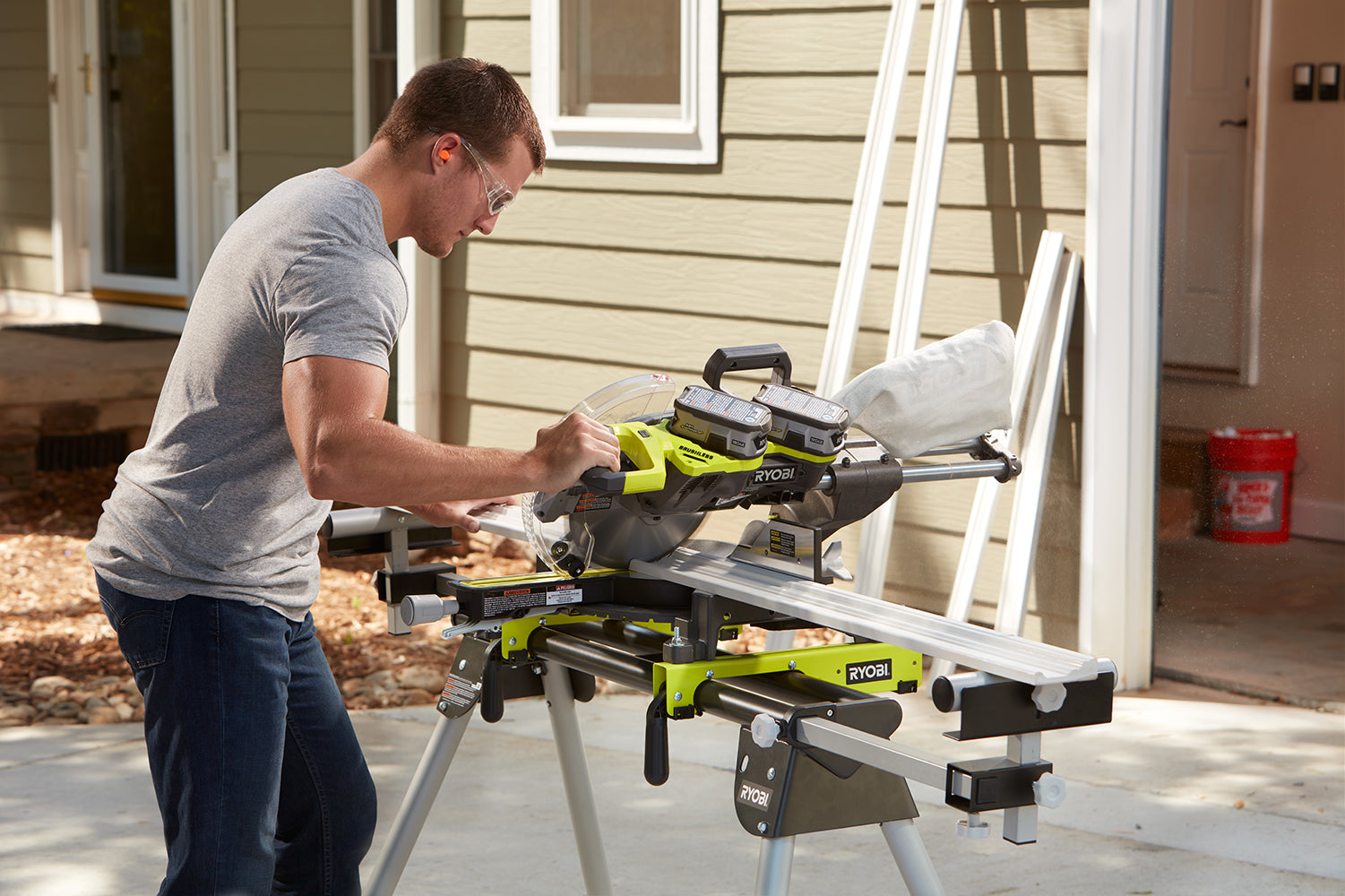 UNIVERSAL MITER SAW QUICKSTAND Image 4