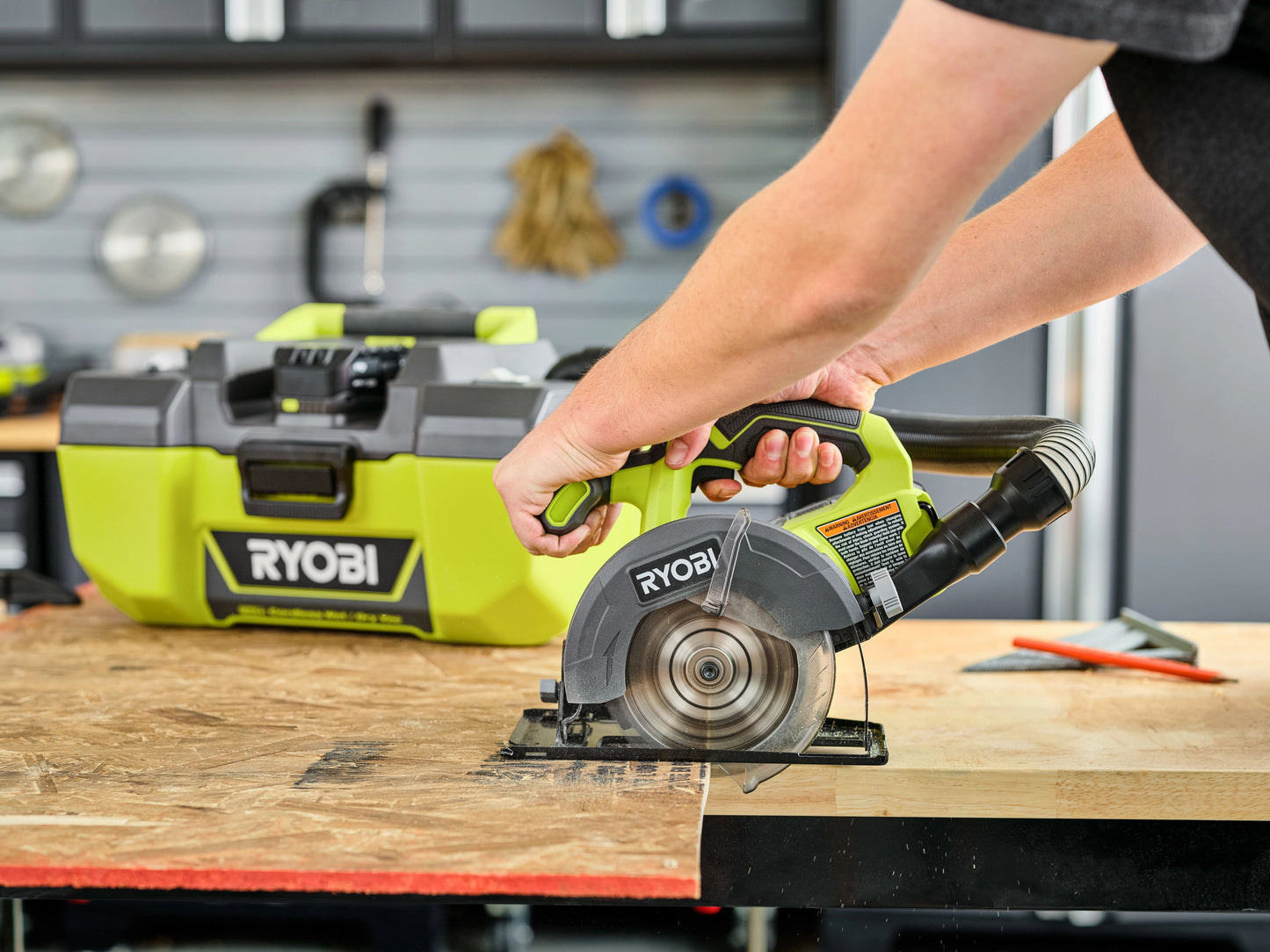 PCL500 RYOBI 18V ONE+ 5-1/2” Circular Saw Vacuum Dust Adaptor Image 3