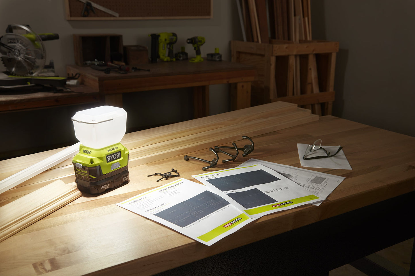 18V ONE+ EVERCHARGE Area Light Kit Image 7