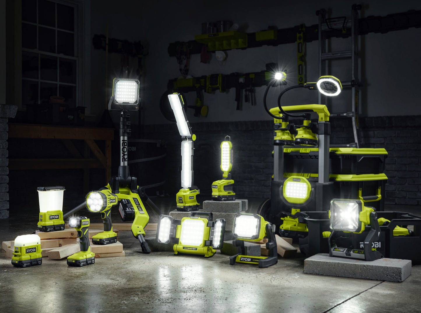 18V ONE+ Dual Power LED Spotlight Image 5