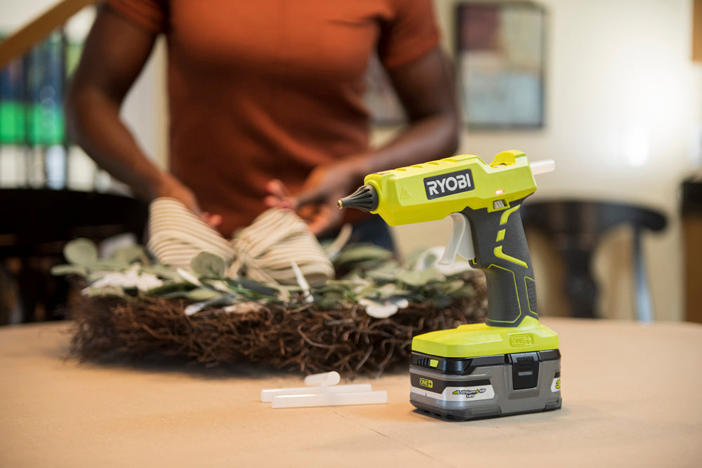 18V ONE+ Hot Glue Gun Image 8