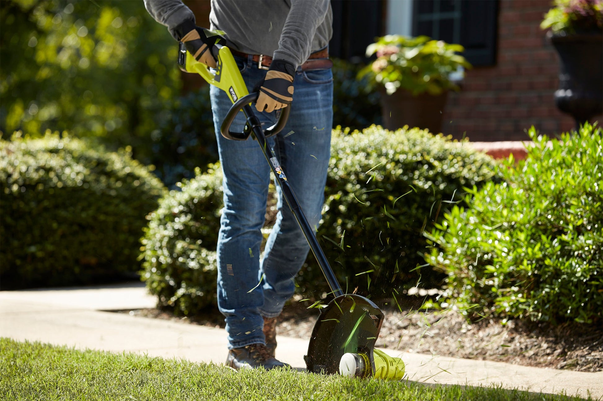 18V ONE+ STRING TRIMMER/EDGER Kit Image 2
