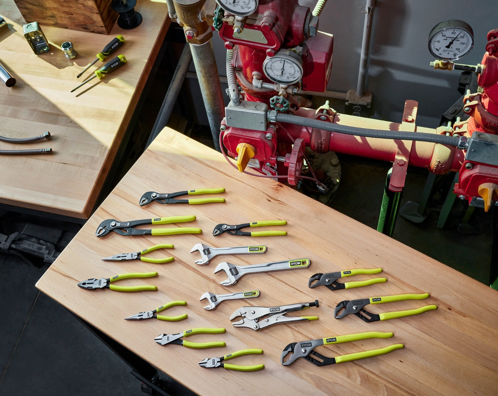 8" HIGH LEVERAGE LONG NOSE PLIER Image 4