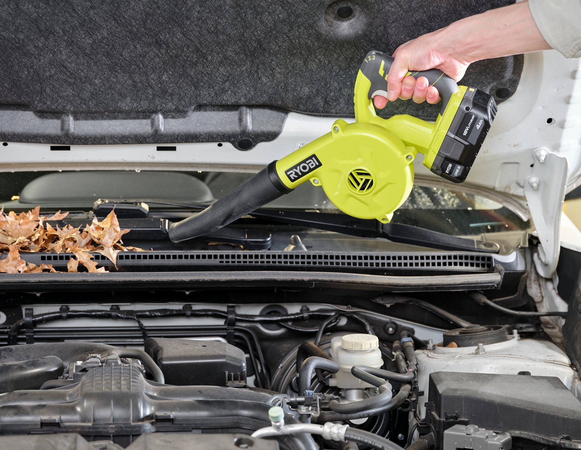 18V ONE+ Cordless Compact Workshop Blower Image 5