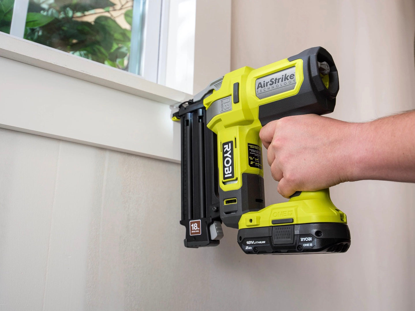 18V ONE+ AIRSTRIKE 18GA BRAD NAILER KIT Image 6