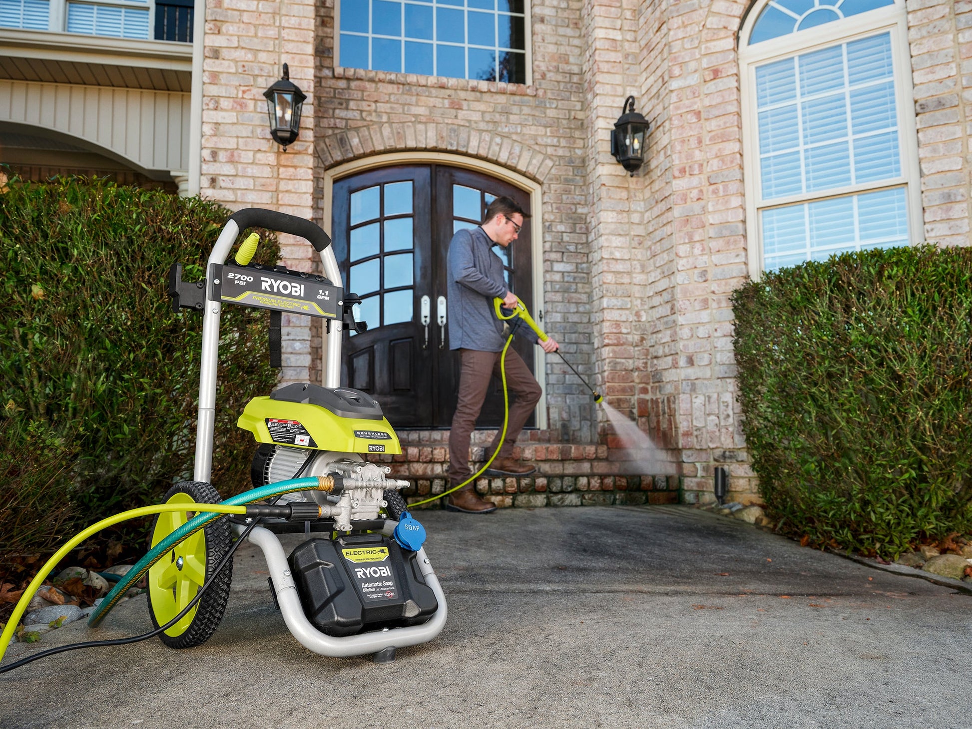 2700 PSI 1.1 GPM Brushless Electric Pressure Washer Image 2