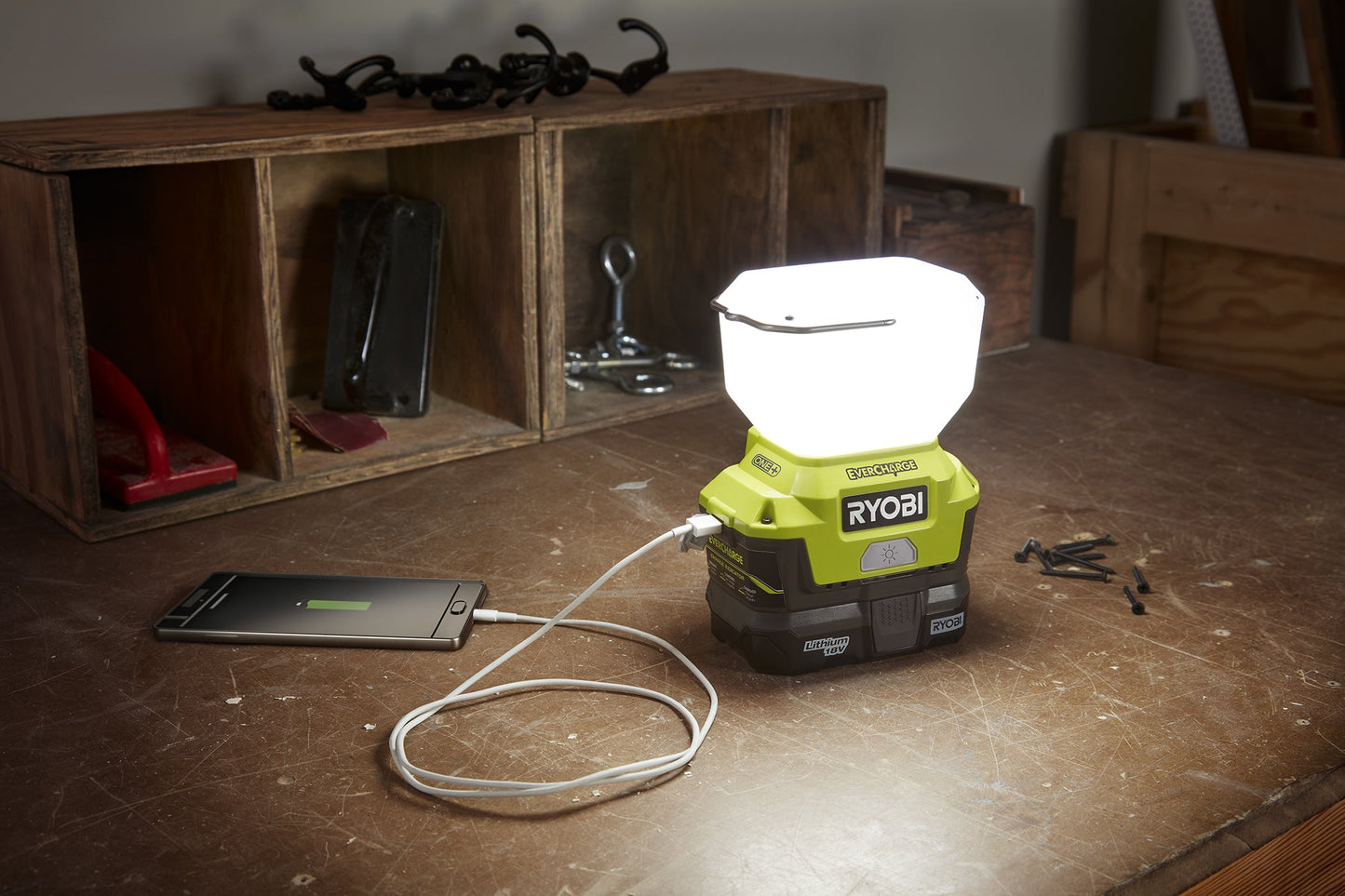 18V ONE+ EVERCHARGE Area Light Kit Image 6