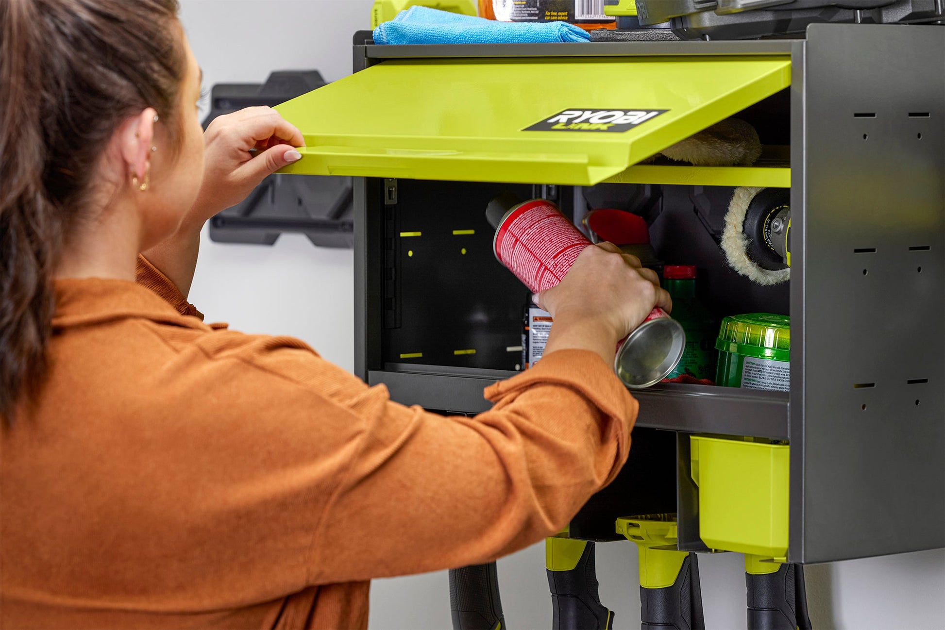 LOCKABLE TOOL ORGANIZER CABINET Image 10