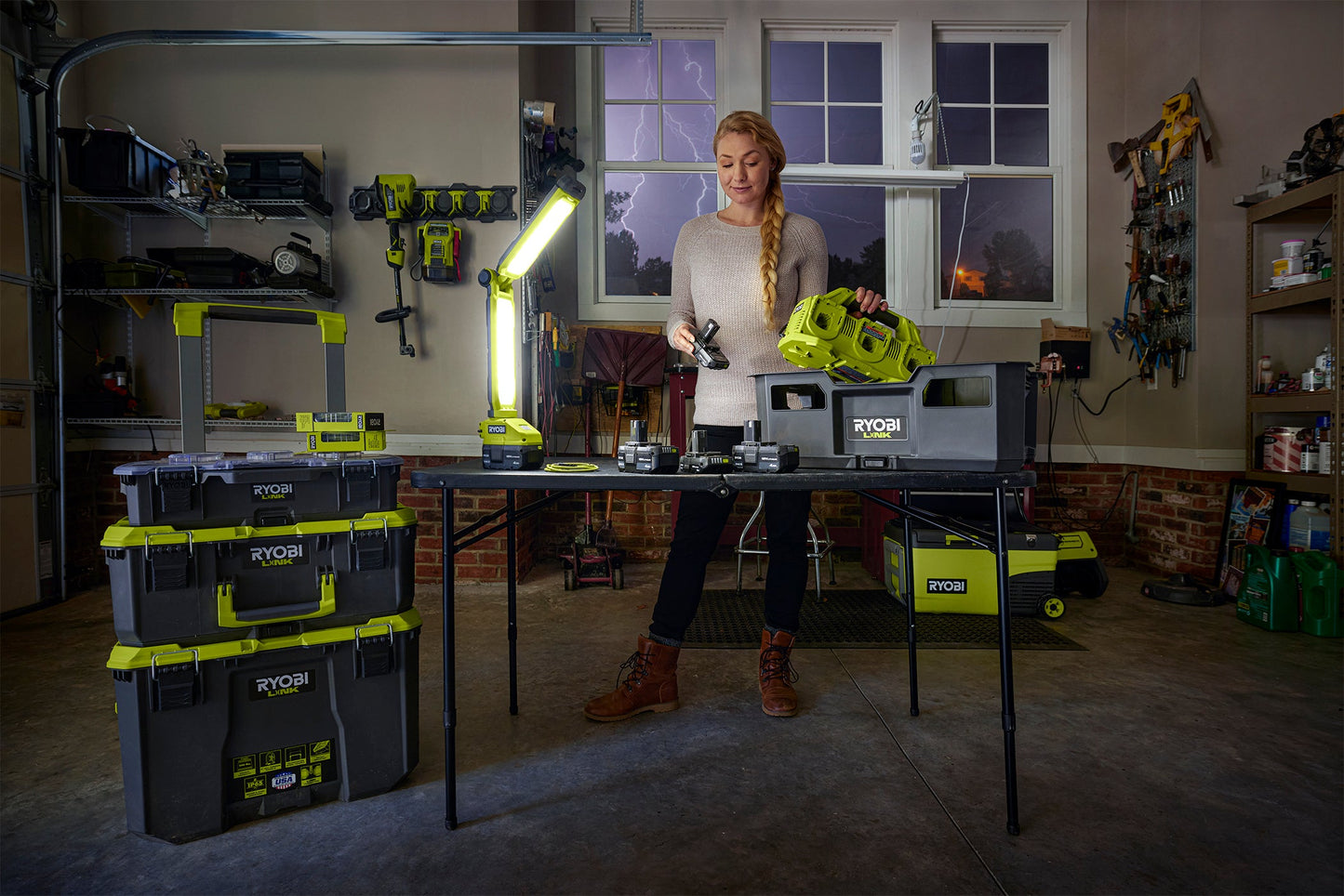 18V ONE+ LED WORKBENCH LIGHT  Image 9