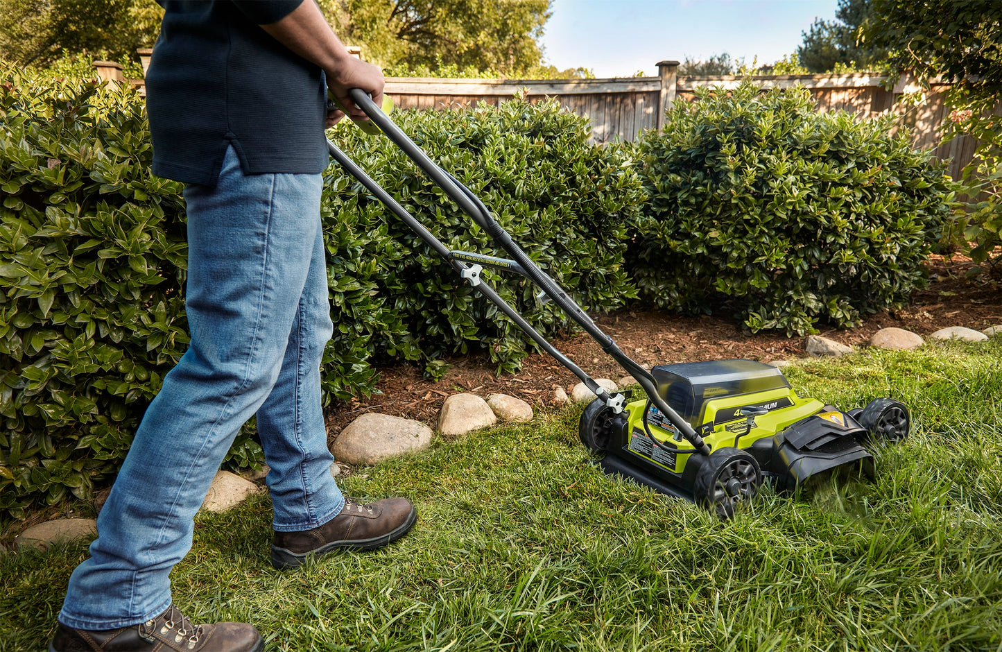 40V 18" Mulching & Side Discharge Mower Image 8