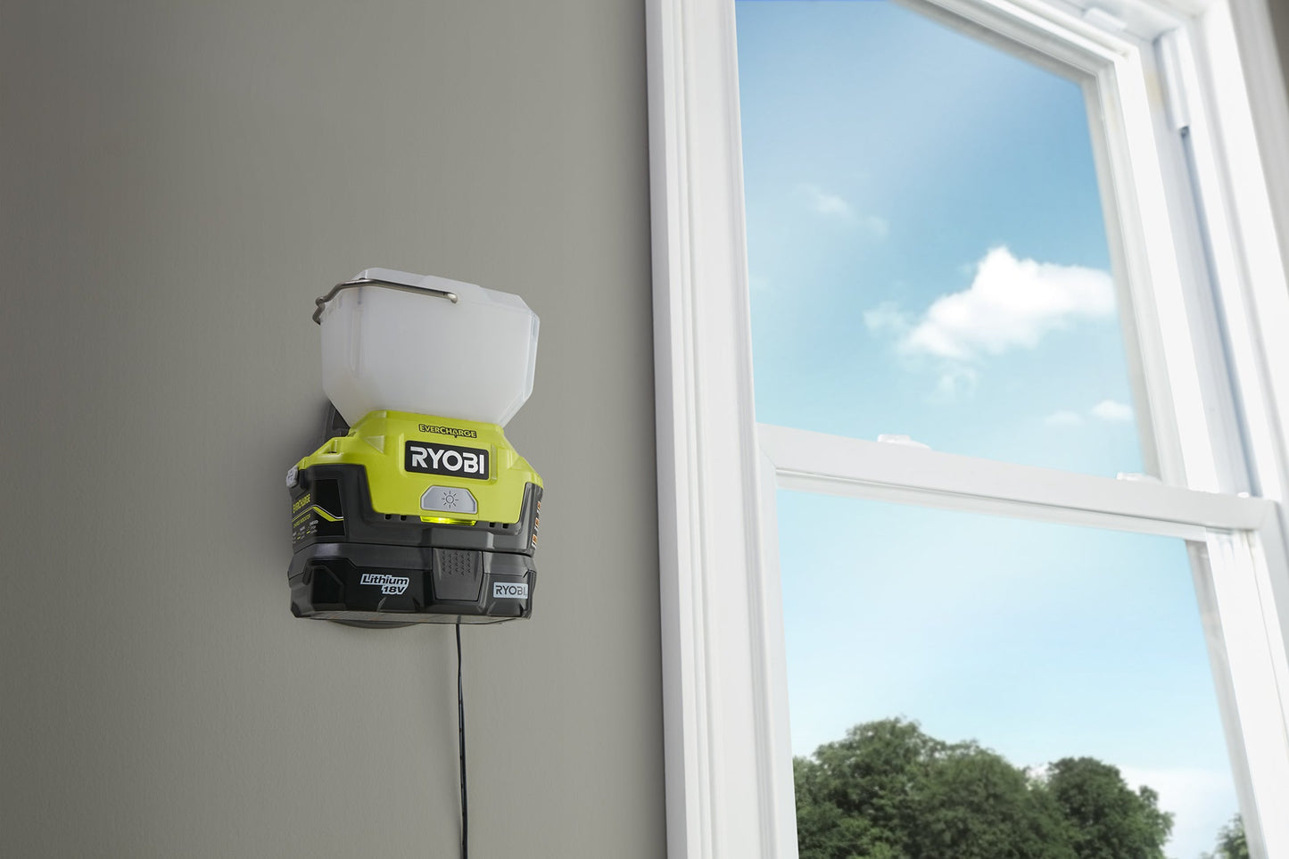 18V ONE+ EVERCHARGE Area Light Kit Image 4