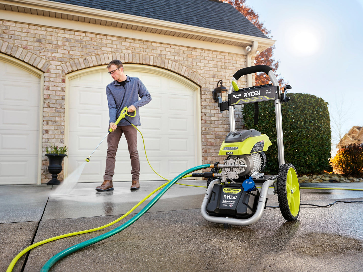 2700 PSI 1.1 GPM Brushless Electric Pressure Washer Image 3