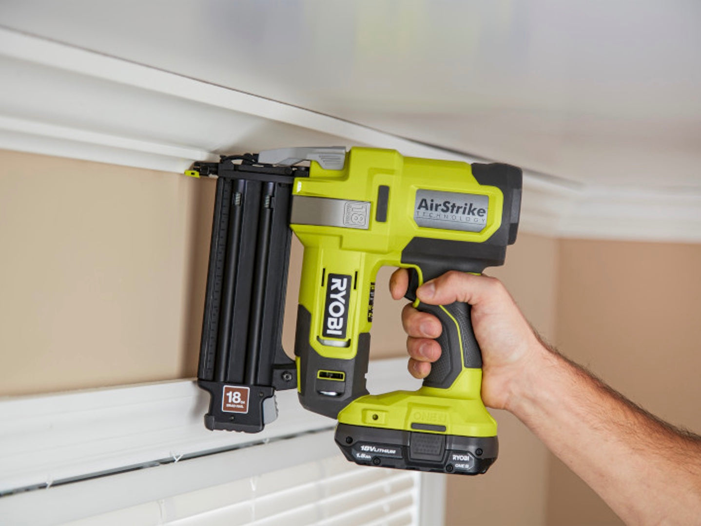 18V ONE+ AIRSTRIKE 18GA BRAD NAILER KIT Image 9