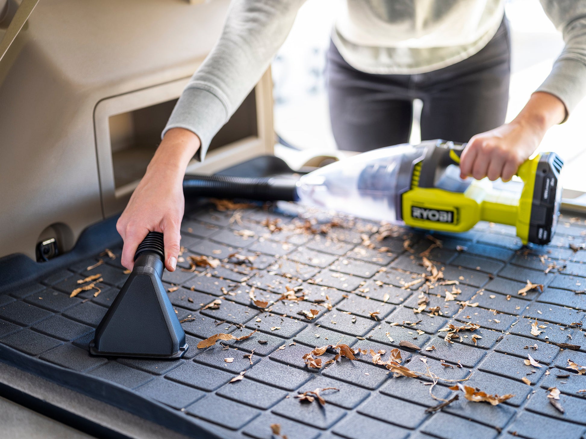 18V ONE+ HAND VACUUM  Image 10