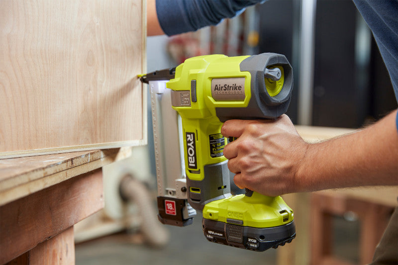 18V ONE+ AIRSTRIKE 18GA NARROW CROWN STAPLER KIT Image 7