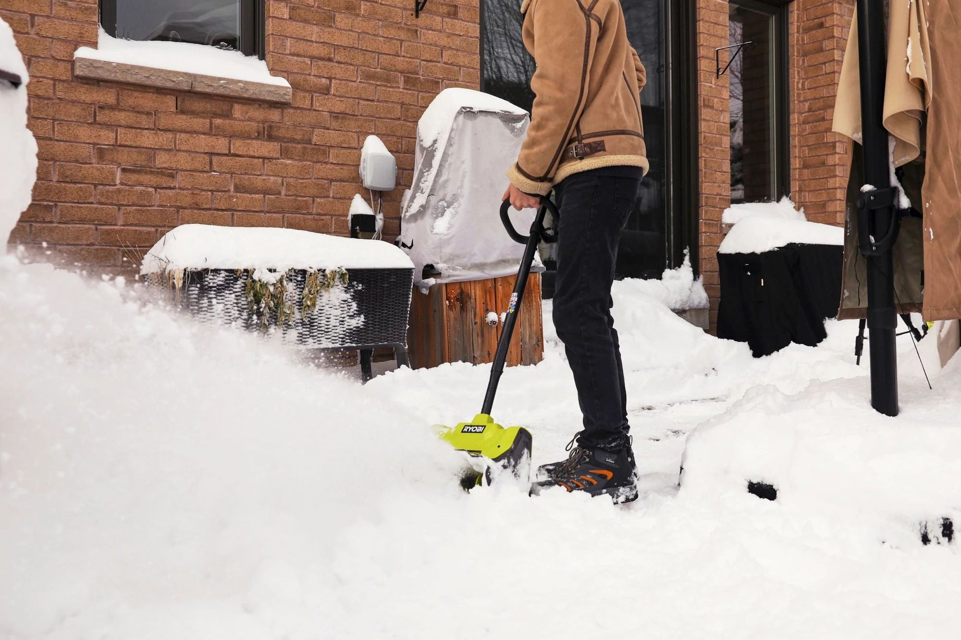 18V ONE+ 10" SNOW SHOVEL Image 8