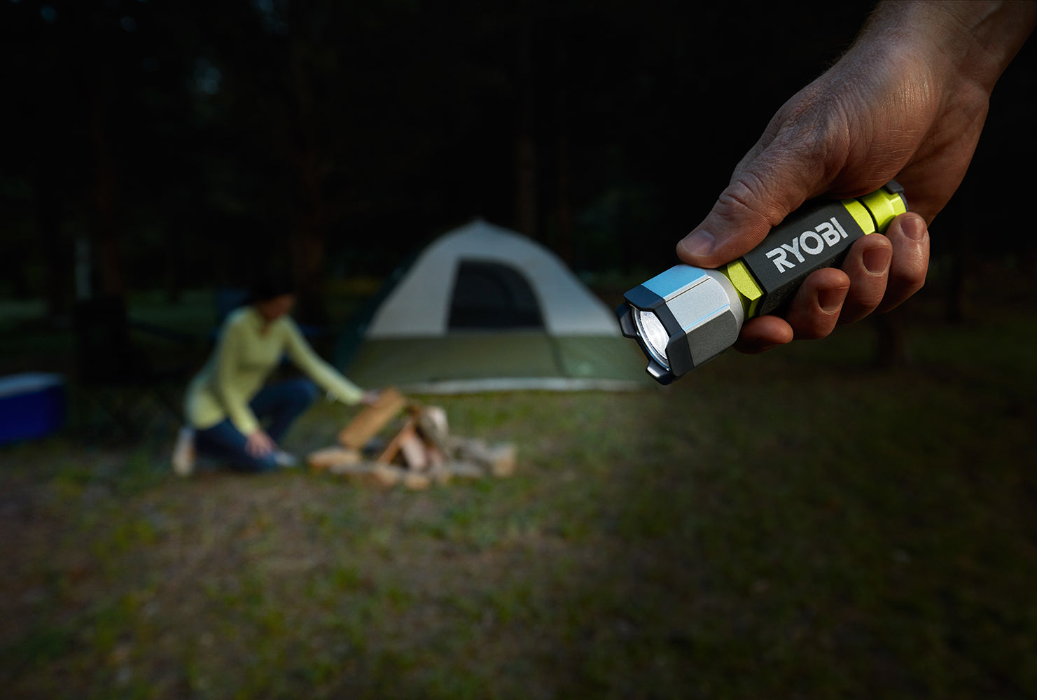 Alkaline Flashlight (2-pack) Image 7